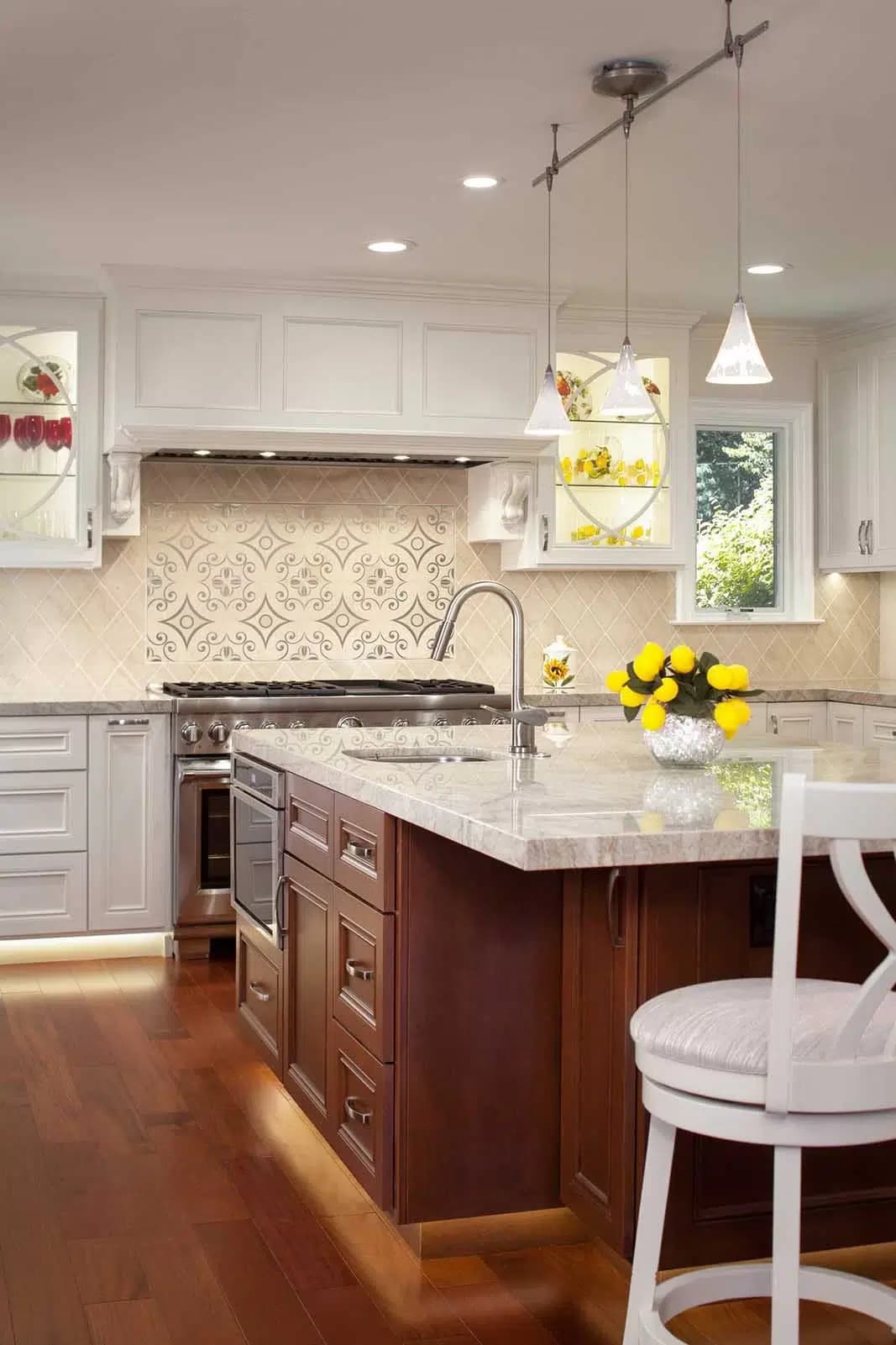 Bright and Airy Home San Mateo by Craftsmen's Guild — photo 8 of 9